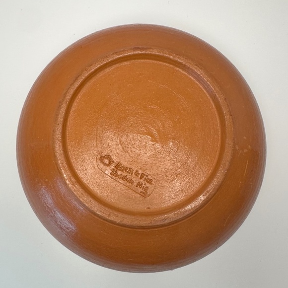 Vintage 90s Terracotta Bowl with Woven Reed Rim, handcrafted in Nigeria - Picture 3 of 9